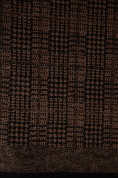 шарф от бренда снежная королева вид слева