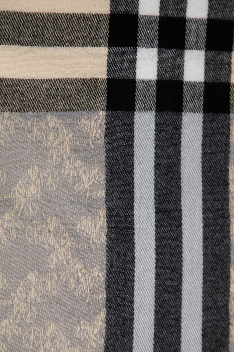 шарф от бренда снежная королева вид слева