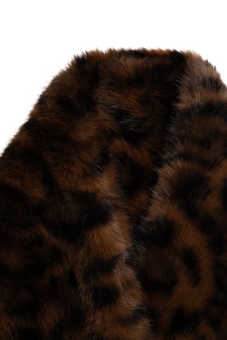 шарф от бренда снежная королева вид слева