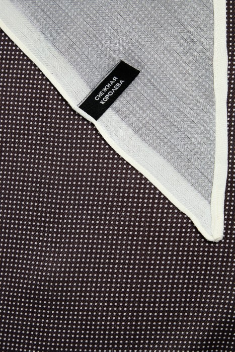 шарф от бренда снежная королева вид слева