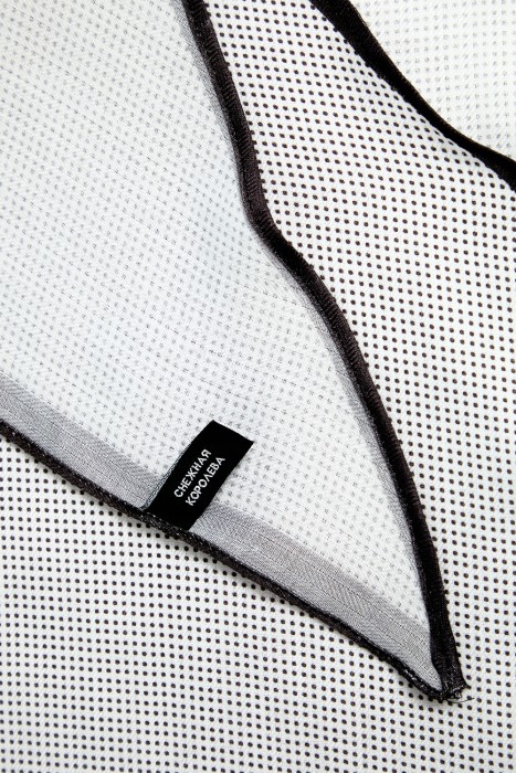 шарф от бренда снежная королева вид слева