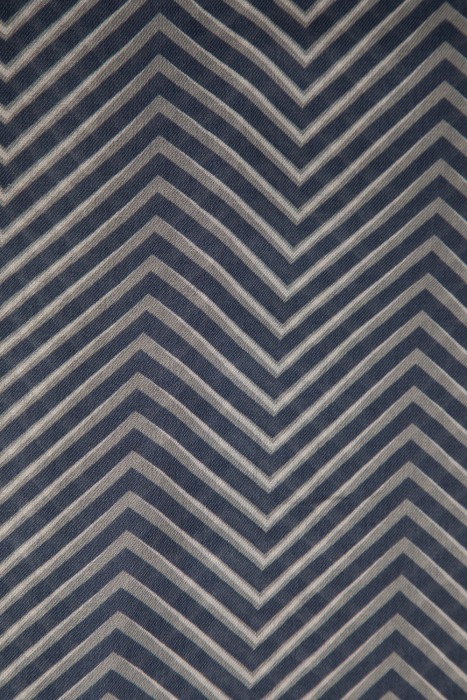 шарф от бренда снежная королева вид слева