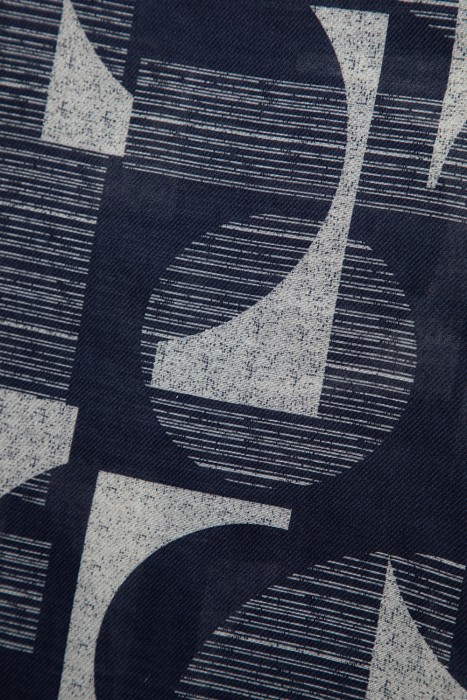 шейный платок от бренда снежная королева вид слева