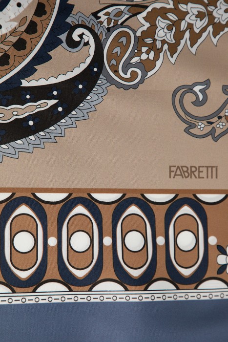 шейный платок от бренда снежная королева вид слева