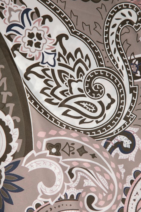 шейный платок от бренда снежная королева вид слева