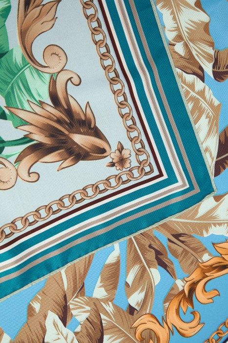 шейный платок от бренда снежная королева вид слева