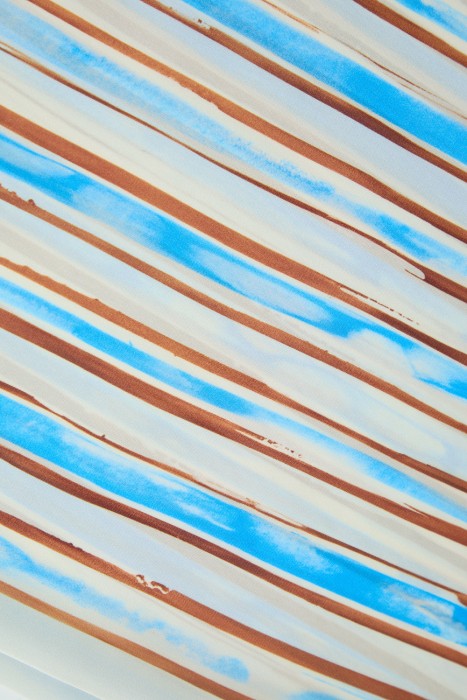 шейный платок от бренда снежная королева вид слева