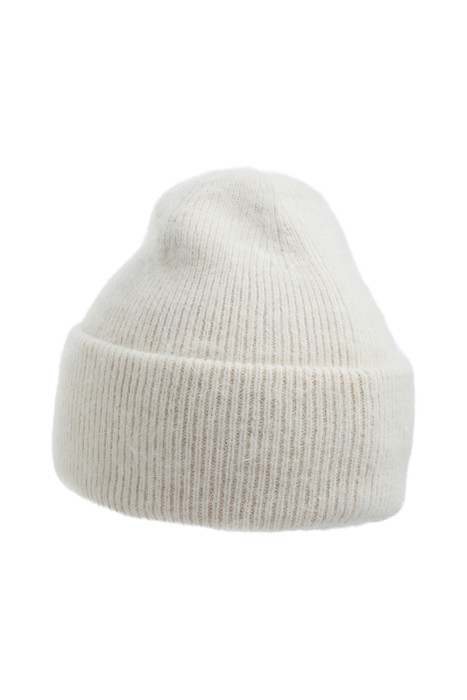 шерстяная шапка от бренда снежная королева вид слева