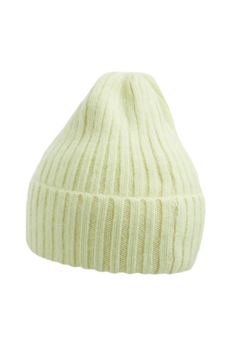 шерстяная шапка от бренда снежная королева вид слева