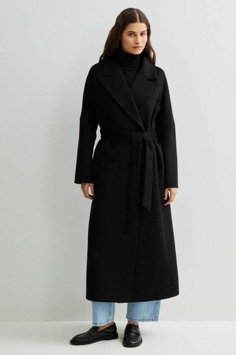 шерстяное пальто от бренда снежная королева вид слева