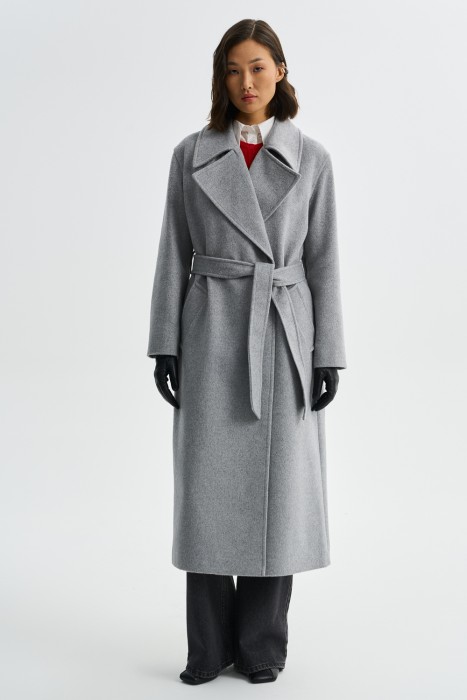 шерстяное пальто от бренда снежная королева вид слева