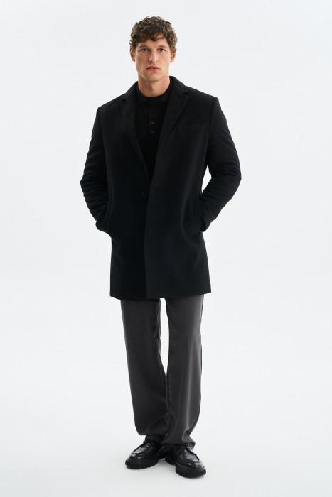 шерстяное пальто от бренда снежная королева вид слева