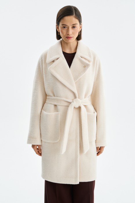 шерстяное пальто от бренда снежная королева вид слева