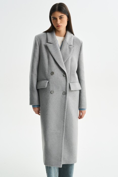 шерстяное пальто от бренда снежная королева вид слева