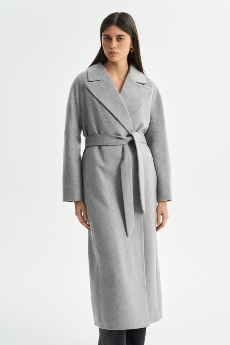 шерстяное пальто от бренда снежная королева вид слева