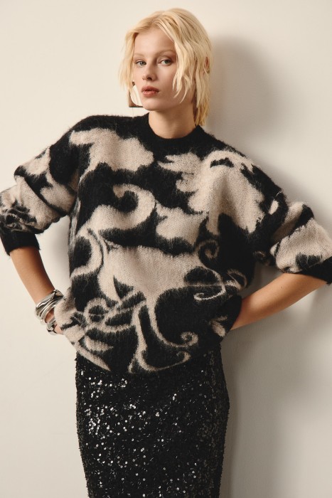 шерстяной джемпер с узорами от бренда снежная королева вид слева