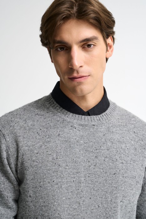 шерстяной джемпер из россии вид сбоку