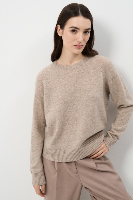 шерстяной джемпер от бренда снежная королева вид слева