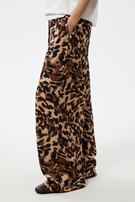 Товар с артикулом 815880003 вид сзади