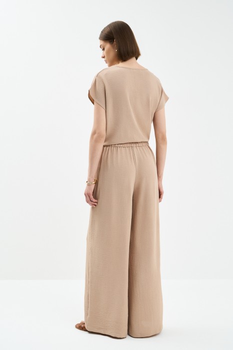 широкие брюки по цене 1620 руб вид справа