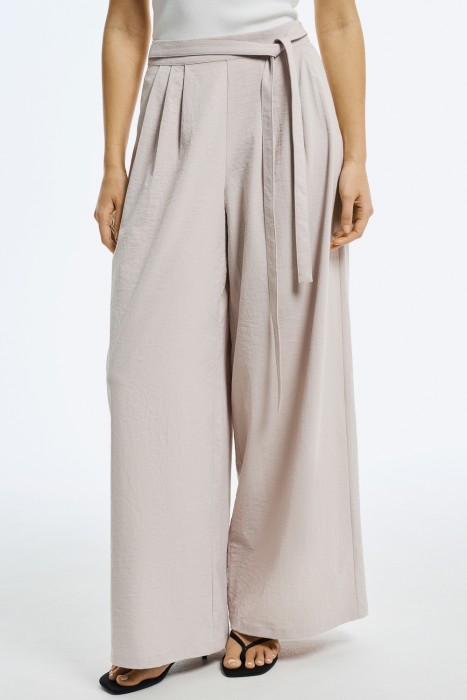 широкие брюки от бренда снежная королева вид слева