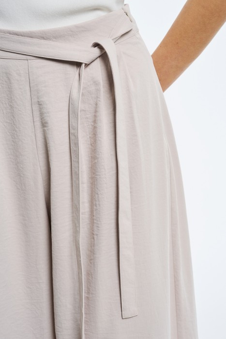 широкие брюки из россии вид сбоку