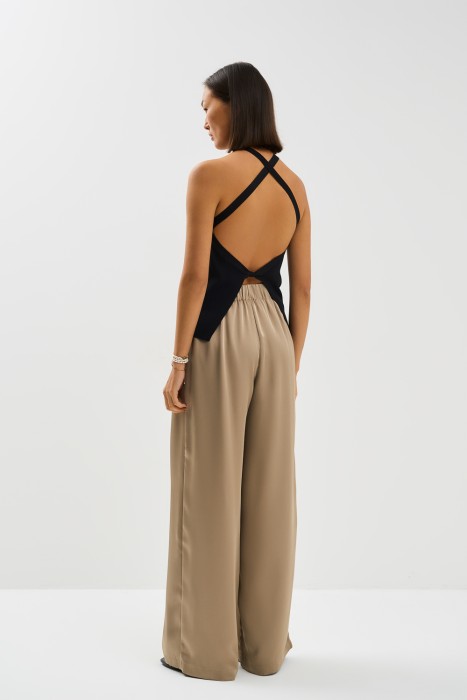 широкие брюки из россии вид сбоку