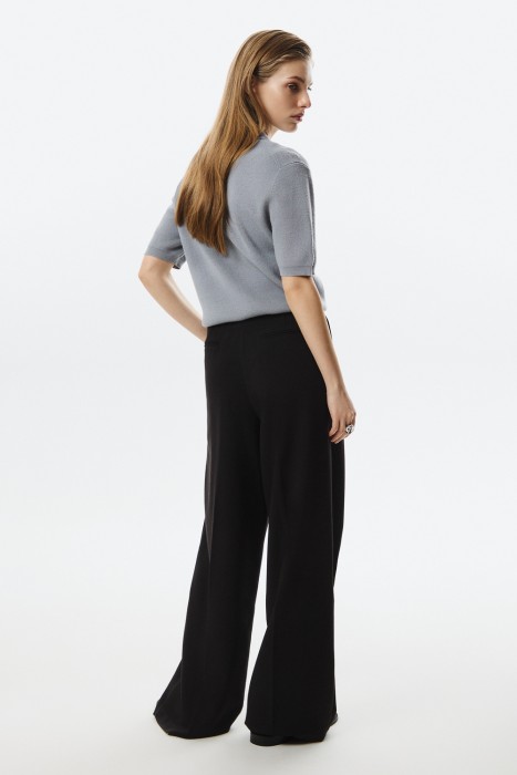 широкие брюки по цене 2270 руб вид справа