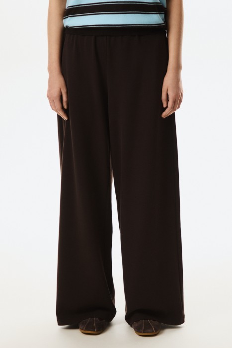 широкие брюки от бренда снежная королева вид слева