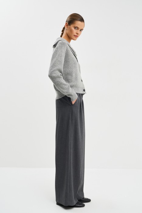 широкие брюки по цене 2190 руб вид справа