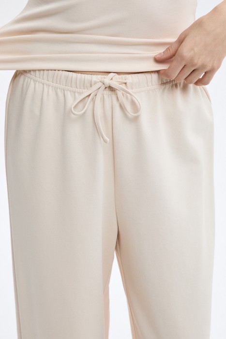 широкие брюки из россии вид сбоку