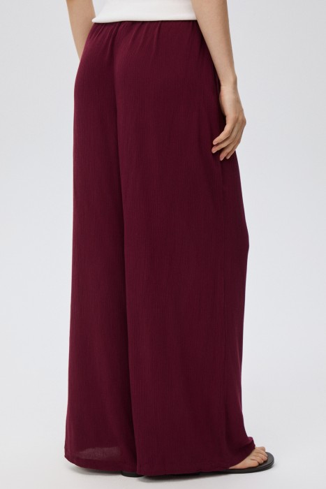 широкие брюки по цене 2680 руб вид справа