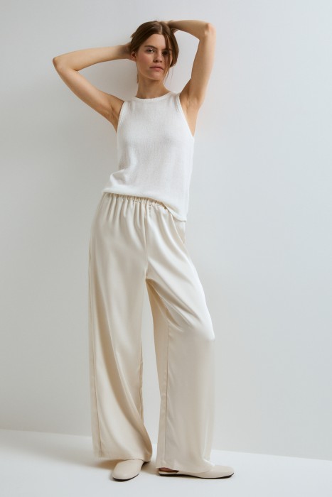 широкие брюки от бренда снежная королева вид слева