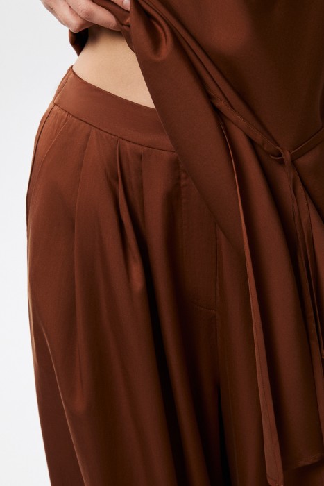 широкие брюки от бренда снежная королева вид слева