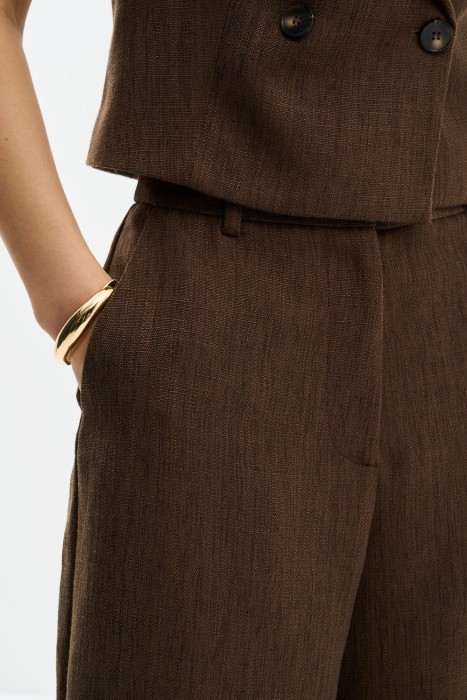 широкие брюки из россии вид сбоку