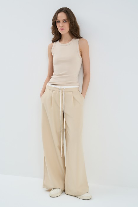 широкие брюки по цене 1500 руб вид справа