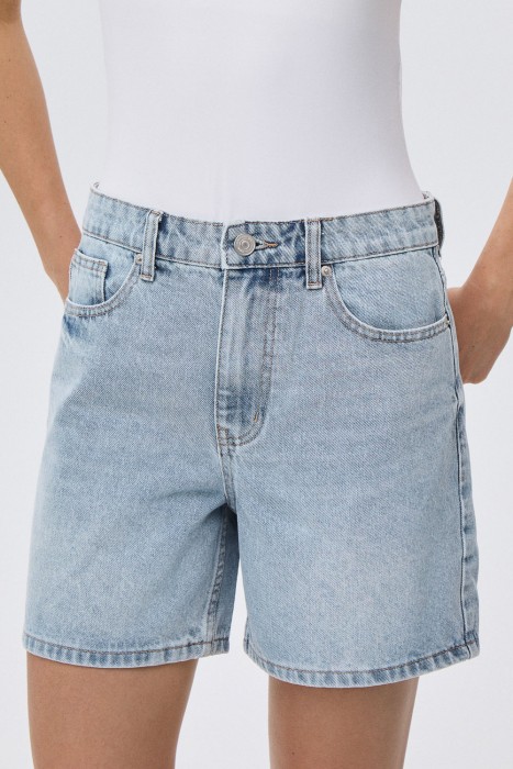 шорты из денима от бренда снежная королева вид слева