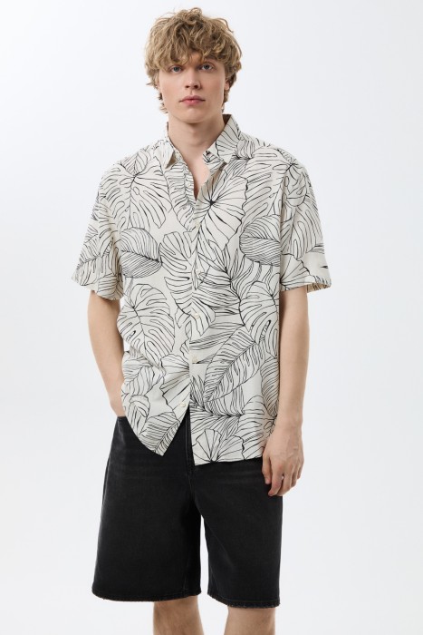 шорты из денима от бренда снежная королева вид слева