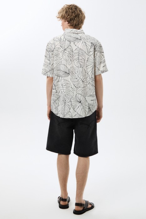 шорты из денима по цене 3010 руб вид справа