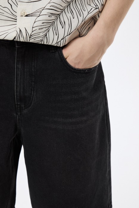 шорты из денима из россии вид сбоку