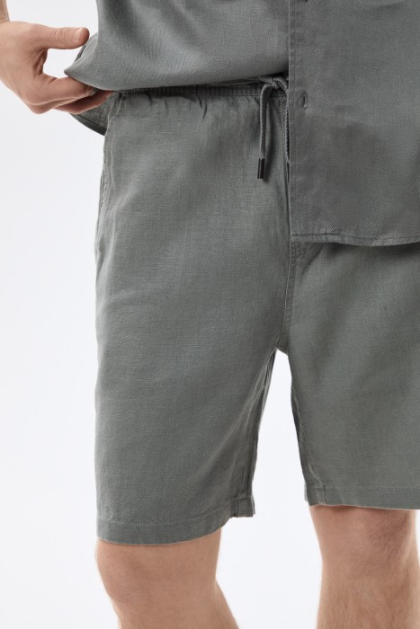 шорты изо льна из россии вид сбоку