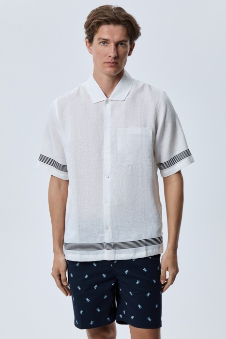 шорты с принтом от бренда снежная королева вид слева