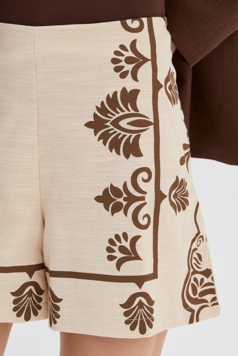 шорты с узором по цене 1360 руб вид справа