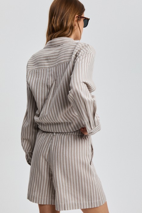 шорты в полоску по цене 3320 руб вид справа