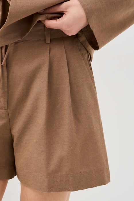 шорты от бренда снежная королева вид слева