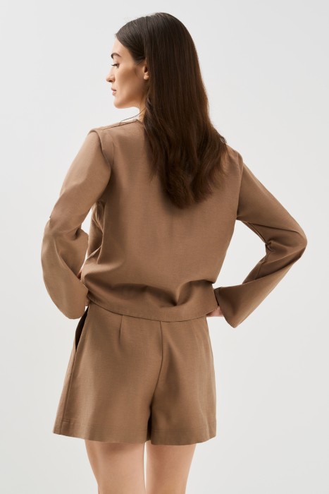 шорты по цене 1200 руб вид справа