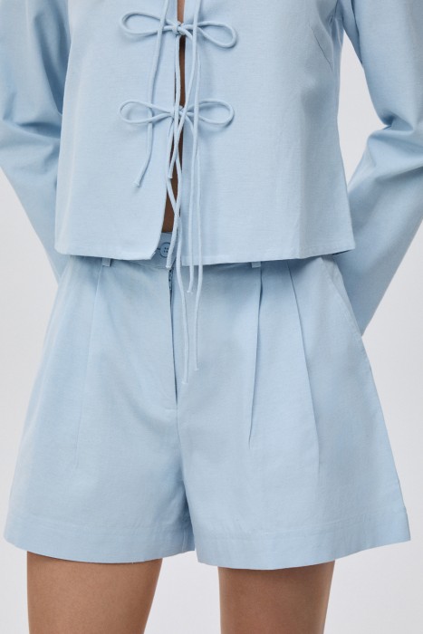 шорты от бренда снежная королева вид слева