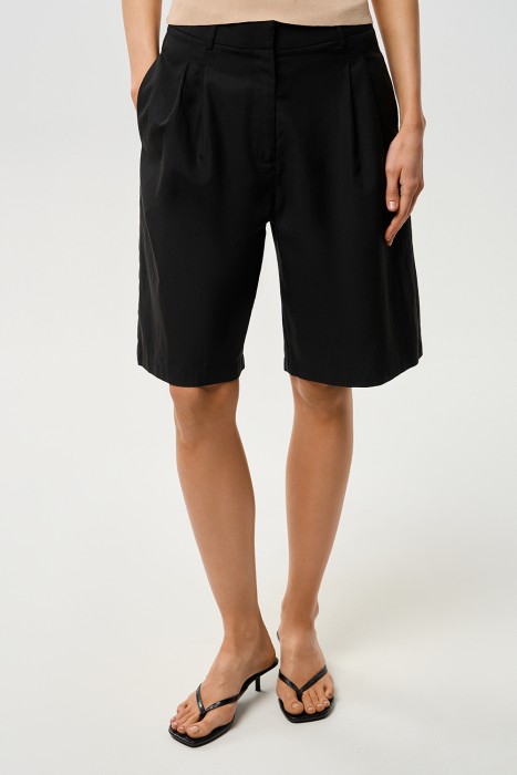 шорты от бренда снежная королева вид слева