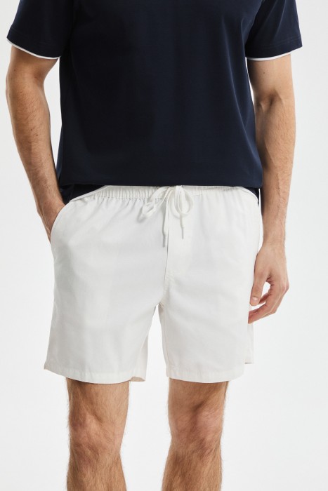 шорты от бренда снежная королева вид слева