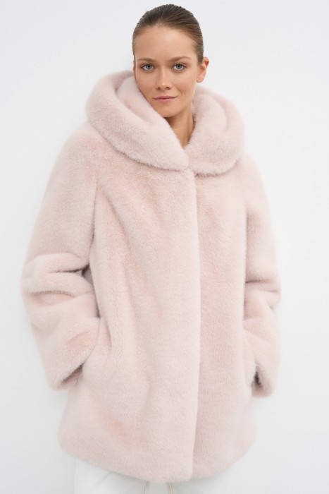 шуба из искусственного меха с капюшоном от бренда снежная королева вид слева